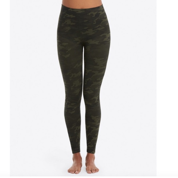 NWT SPANX Green Camo Look at Me Now Seamless Legging S 🟢 - Picture 1 of 9
